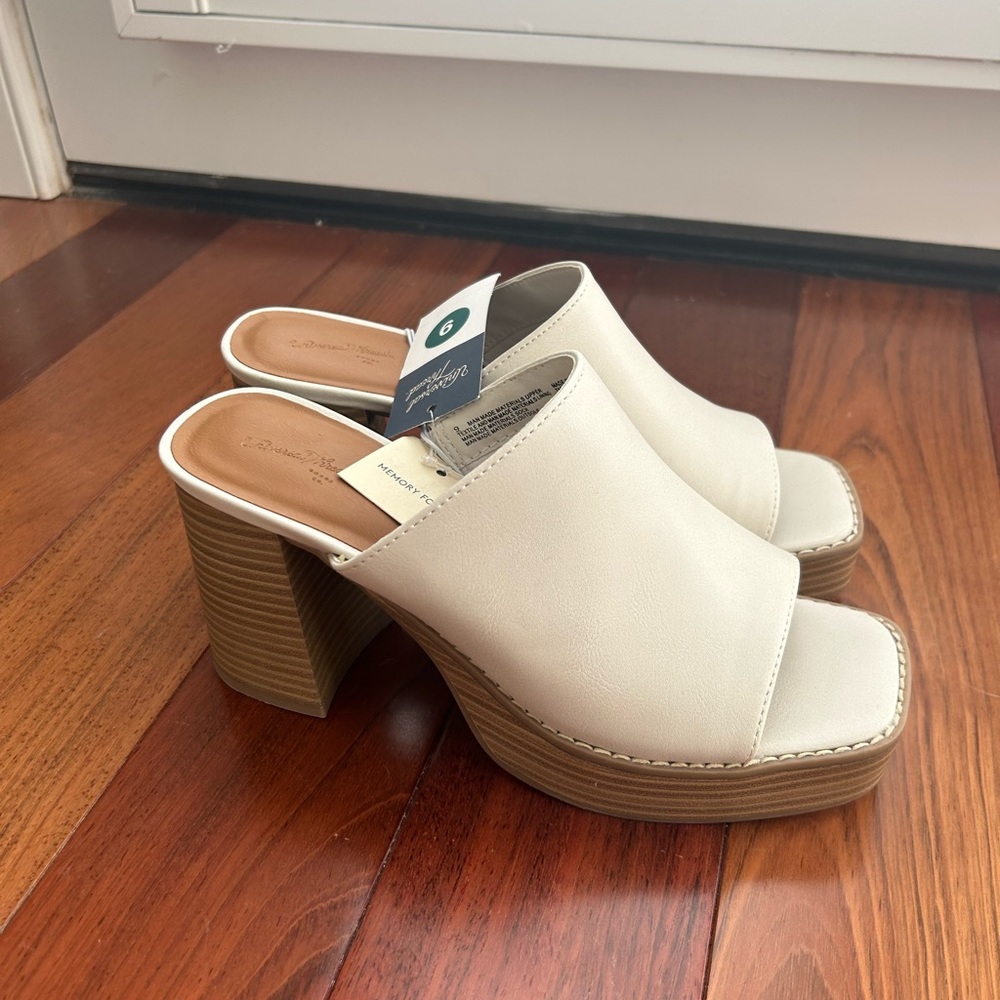 NWT Universal Thread Size 9 Gabby Platform Mule Heel Cream